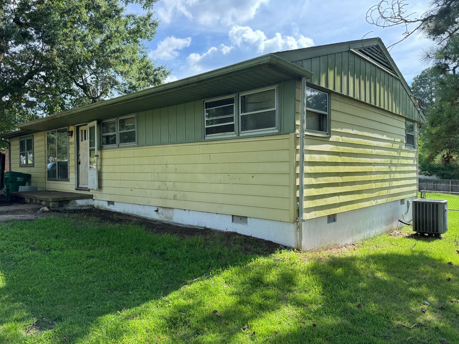 Single-family rental house in Glen Allen, Virginia bought as-is after long-term tenants moved out
